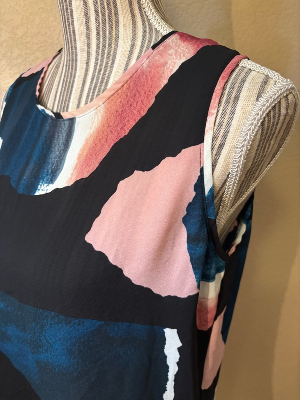 DKNY Blouse Small Sleeveless Colorblock Abstract Pink Black Green White Lightwt - Picture 8 of 13